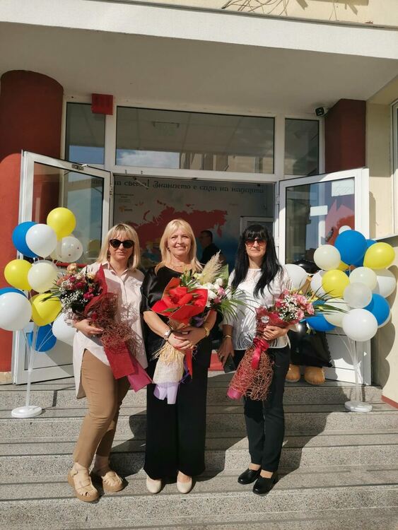 Усмивки и вдъхновение на старта на новата учебна година в ПГТ „Александър Паскалев“