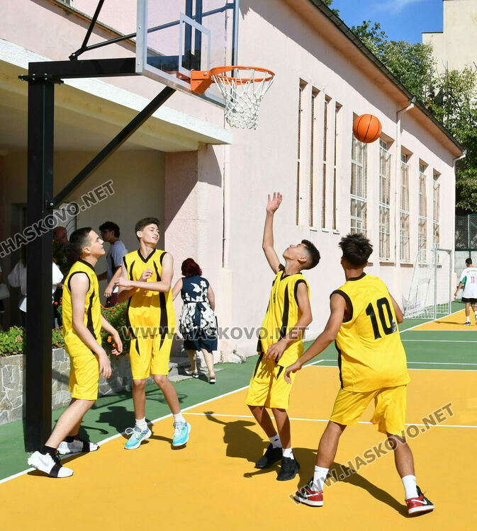 ПГДС „Цар Иван Асен II“ в Хасково с нова комбинирана спортна площадка