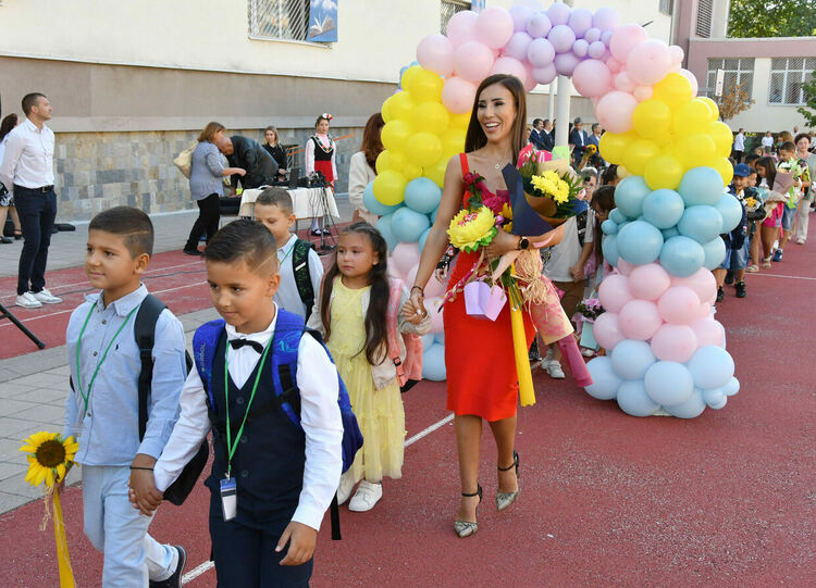 112 първокласници посрещна ОУ „Иван Рилски“, откриха нов СТЕМ център