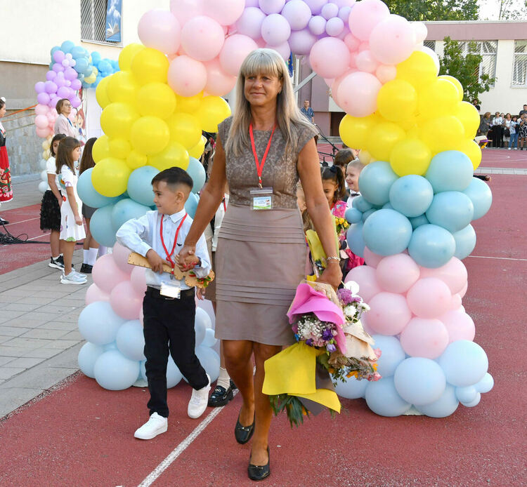 112 първокласници посрещна ОУ „Иван Рилски“, откриха нов СТЕМ център  