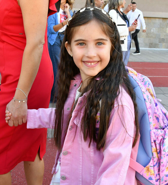 112 първокласници посрещна ОУ „Иван Рилски“, откриха нов СТЕМ център  