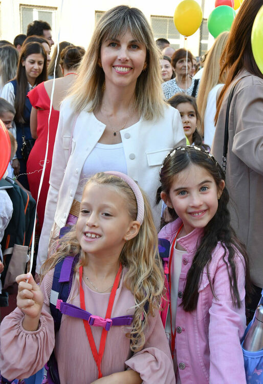 112 първокласници посрещна ОУ „Иван Рилски“, откриха нов СТЕМ център