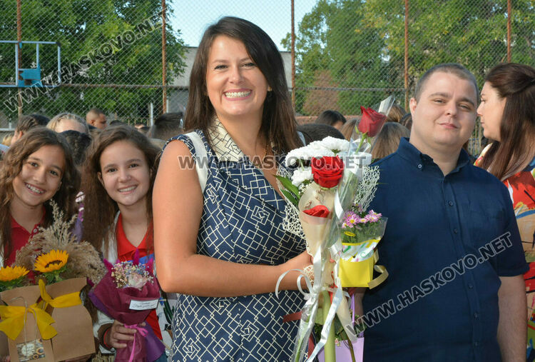 Първи звънец за 84 първокласници в хасковското СУ „Васил Левски“