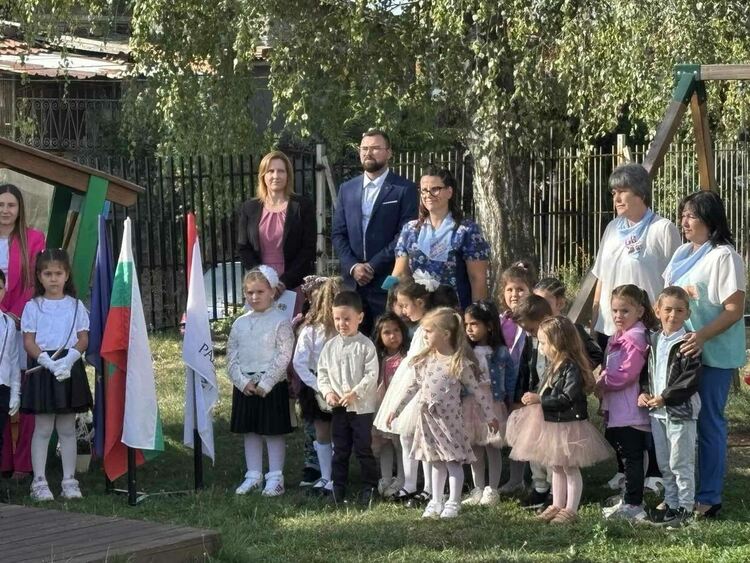 1934 деца прекрачиха прага на училища и детски градини в Радомир за първия учебен ден