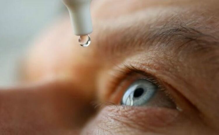 Специални капки за очи могат да възстановят зрението за близко разстояние, което се губи с възрастта. Тези капки ще позволят на пациентите да не използват очила за четене. В проучвания те подобряват зрението в рамките на един час и поддържат резултатите в продължение на години, с минимални странични ефекти.