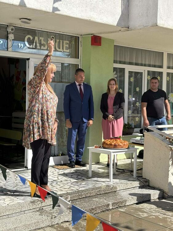 1934 деца прекрачиха прага на училища и детски градини в Радомир за първия учебен ден