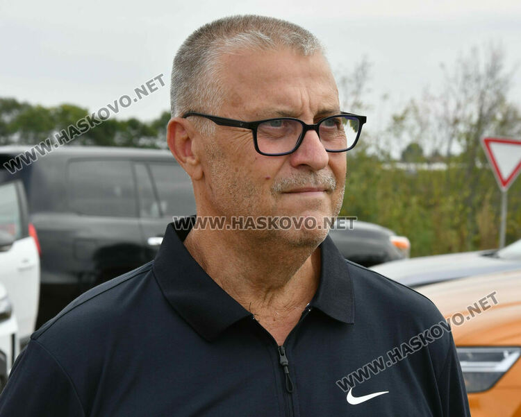 Кръгово движение и пасарелка ще решат проблема с опасното кръстовище до село Крепост, но не е ясно кога 