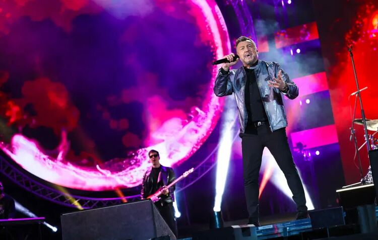 Любо Киров с класически оркестър на концертите си в НДК