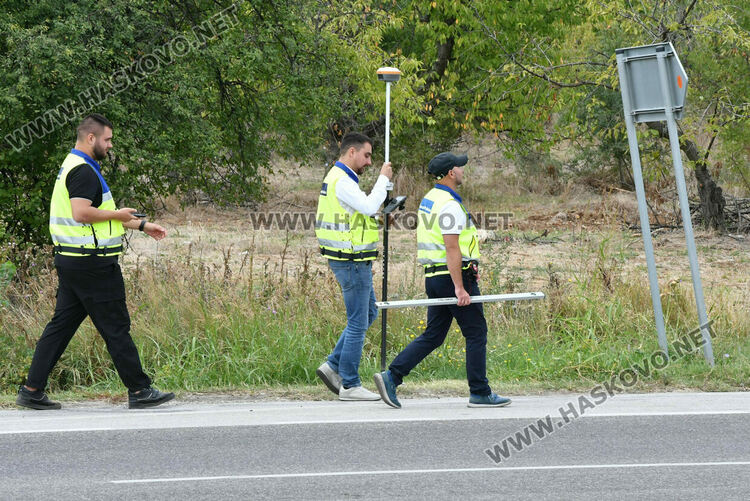 Кръгово движение и пасарелка ще решат проблема с опасното кръстовище до село Крепост, но не е ясно кога 