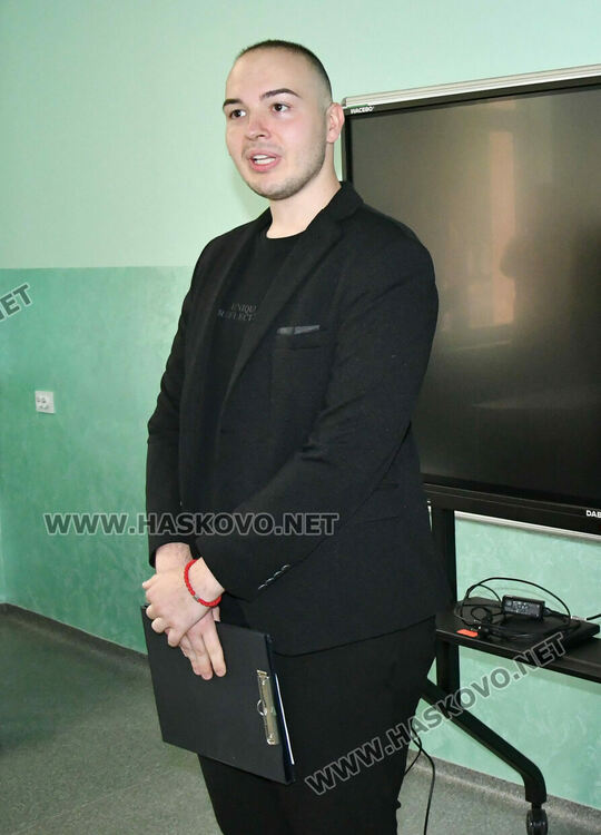 Кабинет по хуманитарни науки и нови стаи за СТЕМ обучение откриха в ПМГ-Хасково