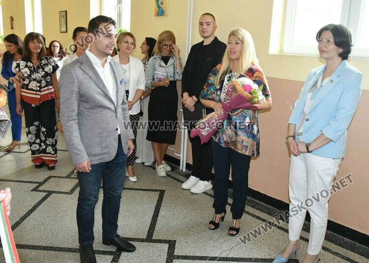 Кабинет по хуманитарни науки и нови стаи за СТЕМ обучение откриха в ПМГ-Хасково