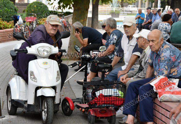 Слънчево и топло време в четвъртък, но с умерен вятър