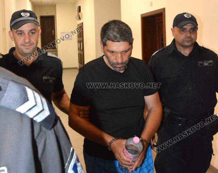 Задържан за близо 30 кг марихуана иска да излезе от ареста заради заболявания, назначиха експертиза