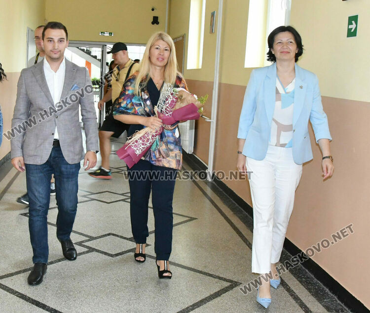 Кабинет по хуманитарни науки и нови стаи за СТЕМ обучение откриха в ПМГ-Хасково