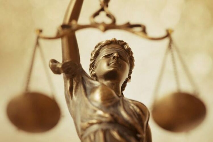 Защо избяга съдът?