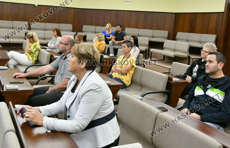 Паркинги в центъра са генерирали с над 200 000 лева повече приходи, откакто се стопанисват от общината