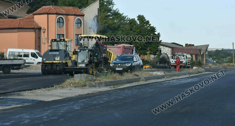 Строител: Последният слой асфалт ще бъде положен след укрепване на мостовете в Хасковско към Пловдив