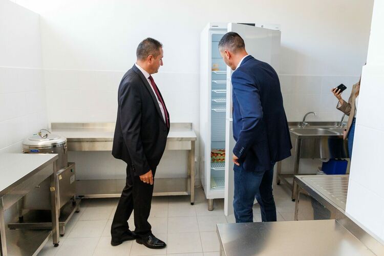 В Радомир бе открита първата по рода си услуга „Ученическо хранене“