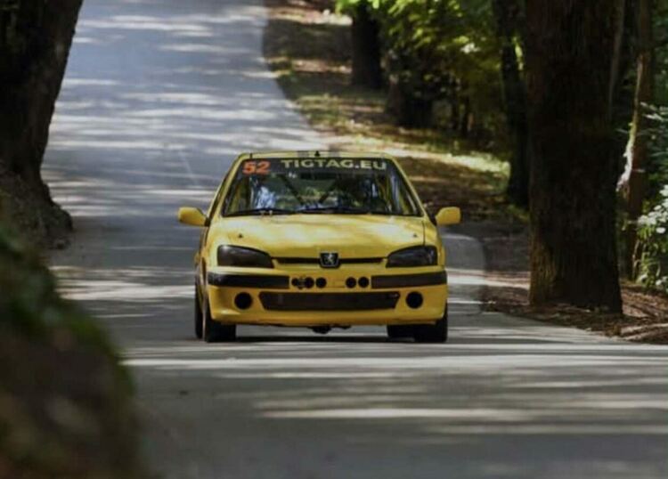 Иван Бакърджиев с почетна стълбичка на „Писта София“ и автограф от Никола Цолов