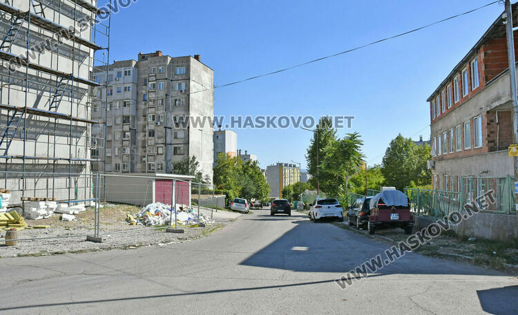 Улица с 6 жилищни блока в кв. „Орфей“ ще носи името на големия поет Ивайло Балабанов