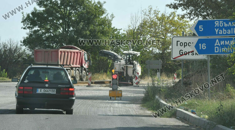 Строител: Последният слой асфалт ще бъде положен след укрепване на мостовете в Хасковско към Пловдив