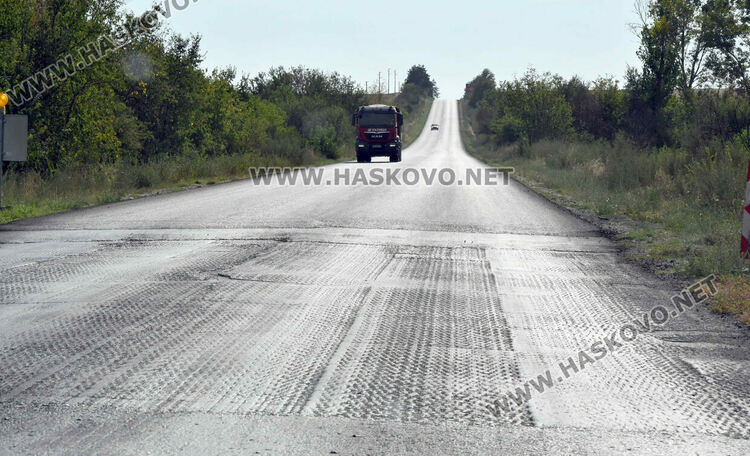 Строител: Последният слой асфалт ще бъде положен след укрепване на мостовете в Хасковско към Пловдив
