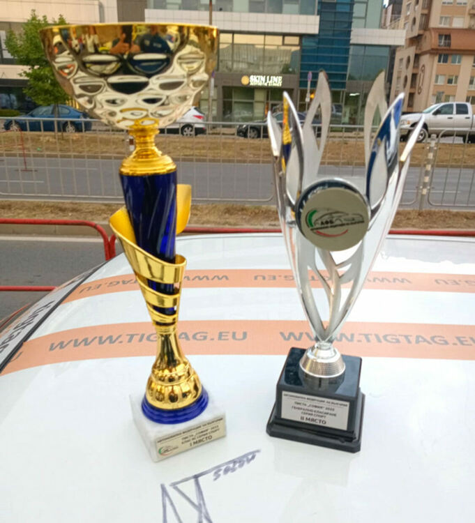 Иван Бакърджиев с почетна стълбичка на „Писта София“ и автограф от Никола Цолов