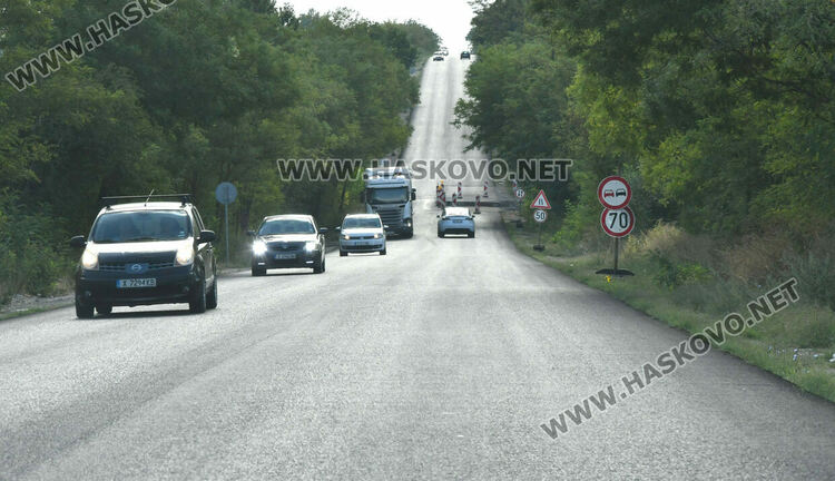 Строител: Последният слой асфалт ще бъде положен след укрепване на мостовете в Хасковско към Пловдив