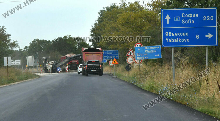 Строител: Последният слой асфалт ще бъде положен след укрепване на мостовете в Хасковско към Пловдив