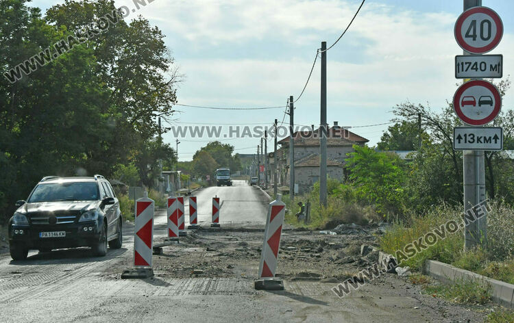 Строител: Последният слой асфалт ще бъде положен след укрепване на мостовете в Хасковско към Пловдив