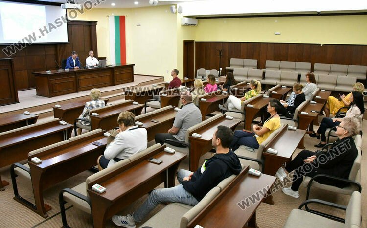 Паркинги в центъра са генерирали с над 200 000 лева повече приходи, откакто се стопанисват от общината