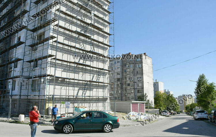 Улица с 6 жилищни блока в кв. „Орфей“ ще носи името на големия поет Ивайло Балабанов