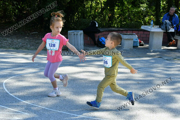Над 100 бегачи стартираха на „Running together“ на „Кенана“