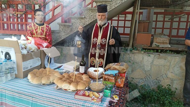   Кърджали почете паметта на първия си енорийски свещеник отец Георги Стоянов