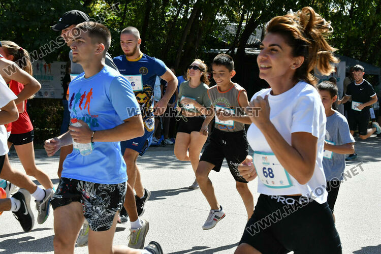 Над 100 бегачи стартираха на „Running together“ на „Кенана“