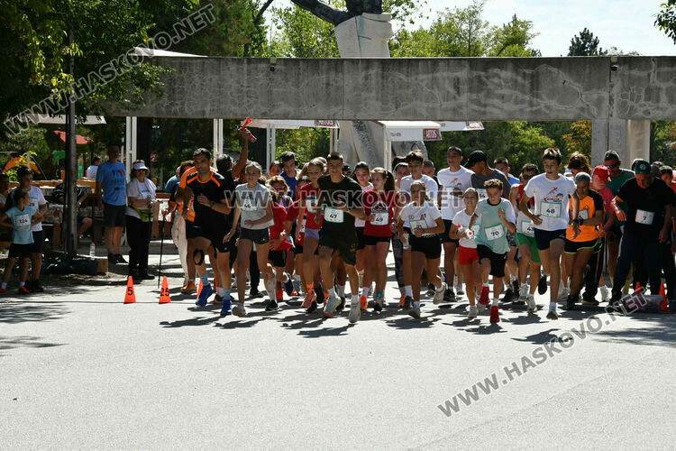 Над 100 бегачи стартираха на „Running together“ на „Кенана“