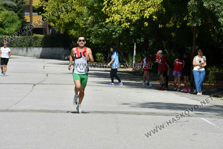 Над 100 бегачи стартираха на „Running together“ на „Кенана“