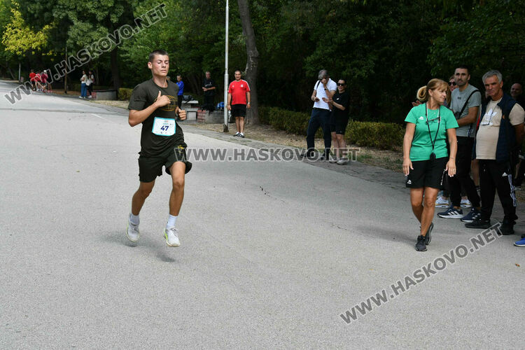 Над 100 бегачи стартираха на „Running together“ на „Кенана“