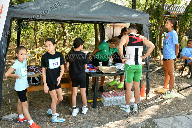 Над 100 бегачи стартираха на „Running together“ на „Кенана“