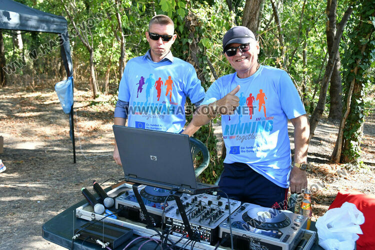 Над 100 бегачи стартираха на „Running together“ на „Кенана“