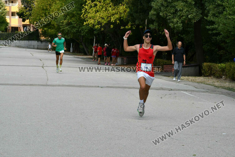 Над 100 бегачи стартираха на „Running together“ на „Кенана“