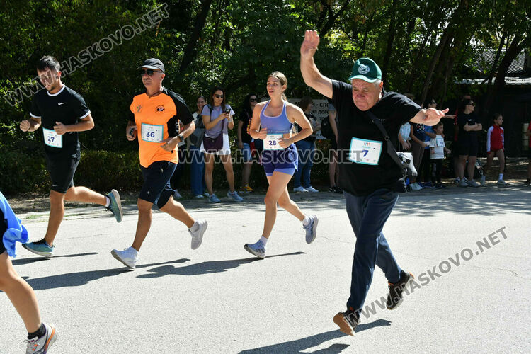 Над 100 бегачи стартираха на „Running together“ на „Кенана“