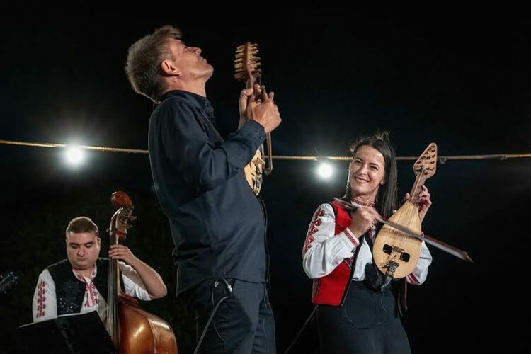 Художничката Мара Латева грабна Цървула на „Мистериите на Хухла“