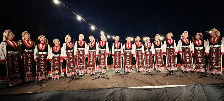 Художничката Мара Латева грабна Цървула на „Мистериите на Хухла“