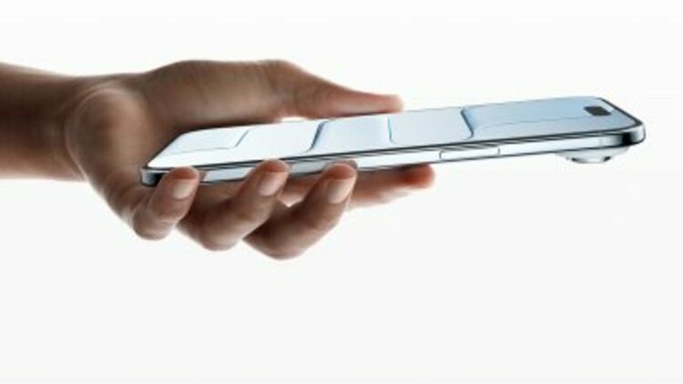 Първият сгъваем iPhone ще прилича на два iPhone Air, слепени един до друг