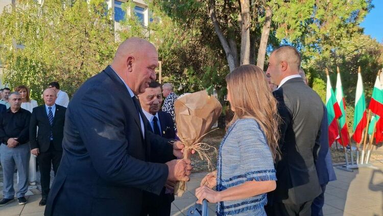 Откриха Международния фестивал за комедийни театри, пантомима и сатира „Велко Кънев“ в Тополовград