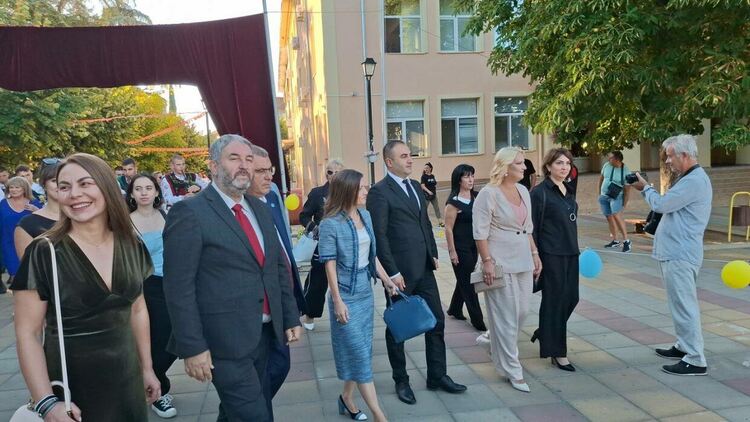 Откриха Международния фестивал за комедийни театри, пантомима и сатира „Велко Кънев“ в Тополовград