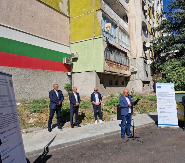 Стартира  санирането на два жилищни блока във «Възрожденци»