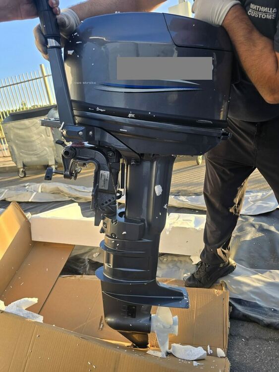 Заловиха шофьор на автобус с контрабандни лодки и двигатели за тях 