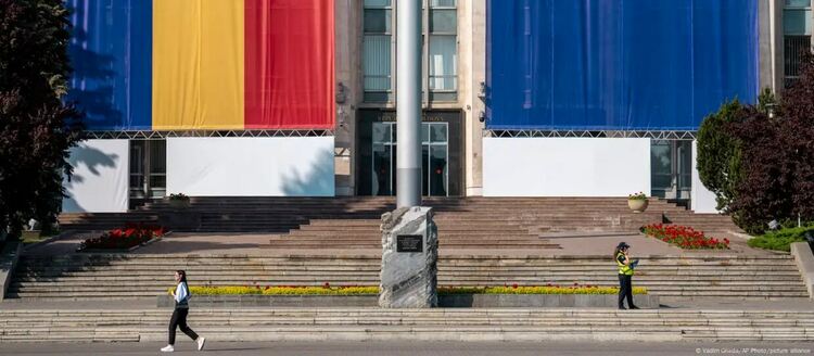 Тази неделя на изборите в Молдова ще се реши по кой път ще поеме страната: към Русия или ЕС